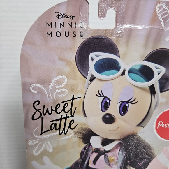 New Disney Sweet Latte Minnie Mouse Figure - Picture 4 of 10